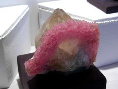 Plus d’informations sur « Superbe Quartz rose cristalisé »