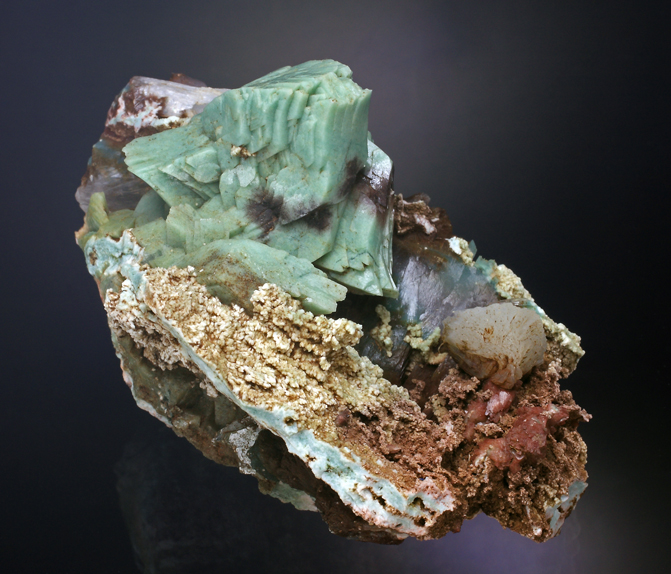 Heulandite-celadonite-1.jpg