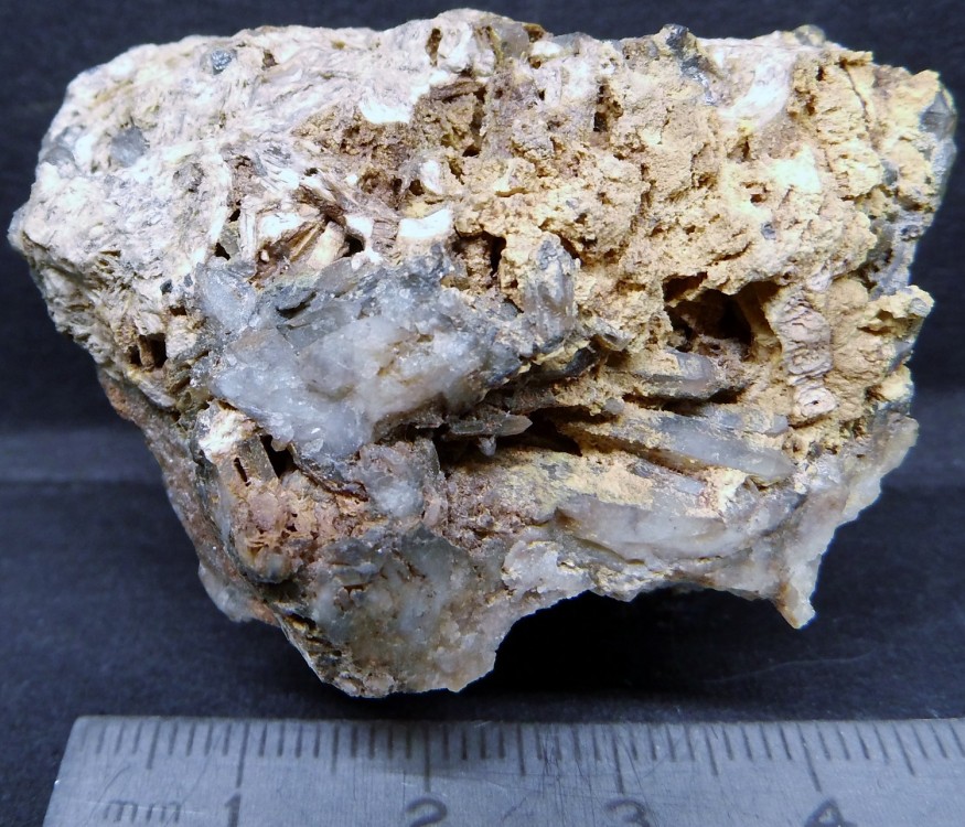 (4)1-Stibiconite et valentinite.JPG