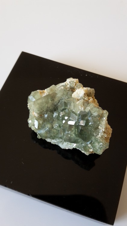 86 GRENAT Andradite Démantoïde (Madagascar).jpg