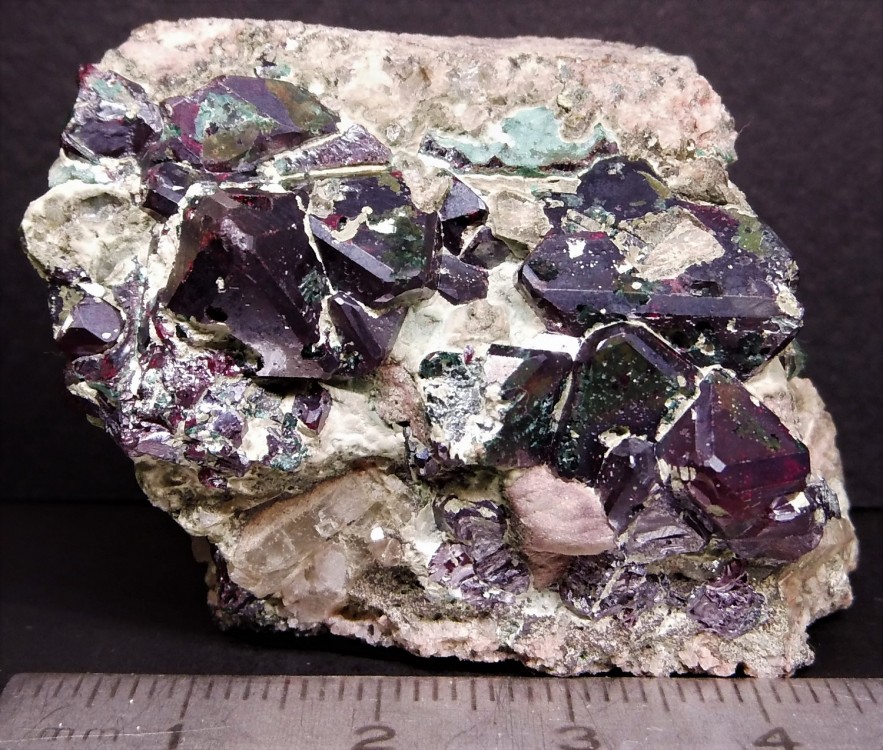 58ffc7605c6af_(4)-CUPRITE-MinedeMashambaouest.KolweziKatanga.(CONGO).thumb.jpg.e2f9aa3a524a6129b35a090bb7091304.jpg