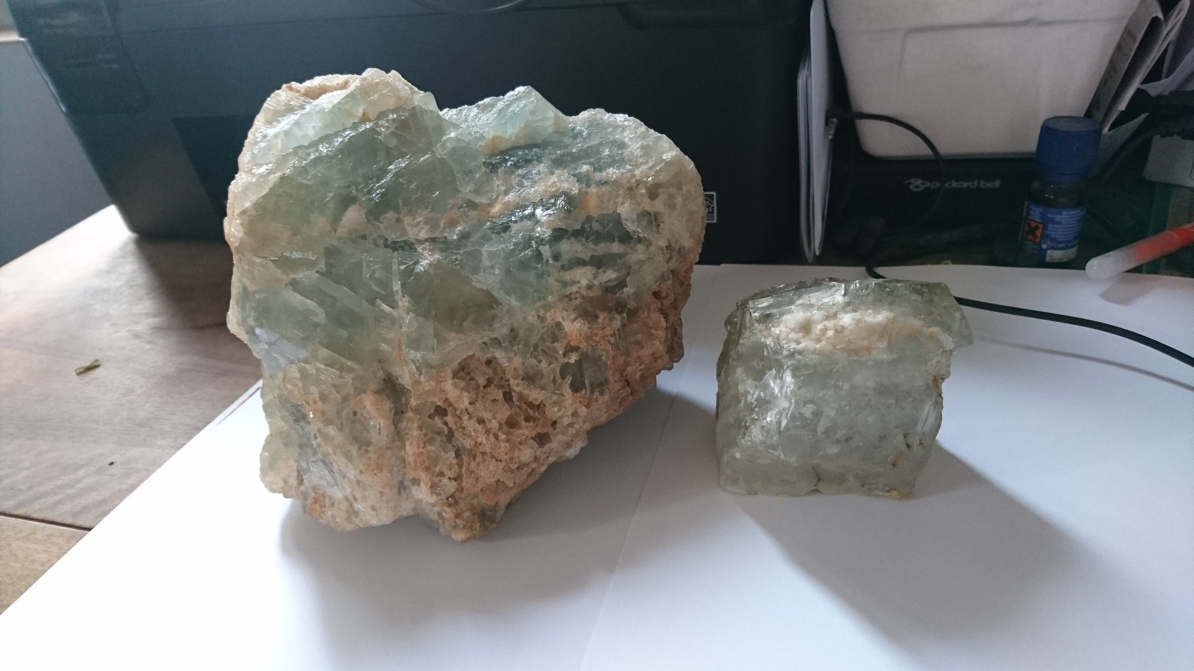 Pierre verte translucide : quartz, fluorite, chrysolite ? - Demandes d'  identification de minéraux - Géoforum