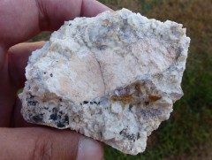 Pétalite / Trilithionite - Chèdeville - Haute-Vienne (87)