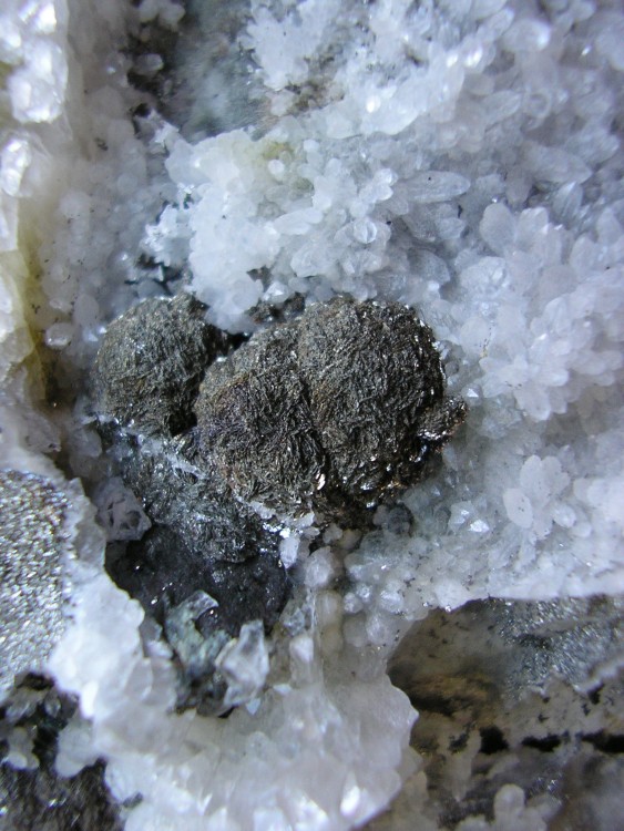 rammelsbergite (2).JPG