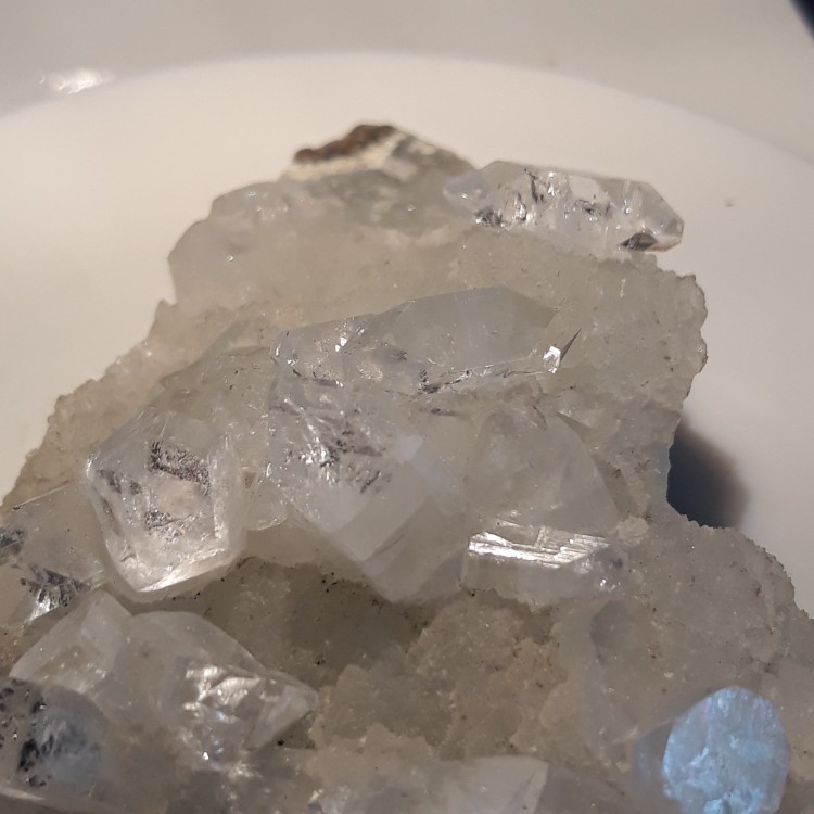 1940726488_Apophyllite-b.thumb.jpg.040b960807b9a90d90f959134da483bd.jpg