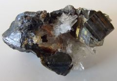 Pyrite, Tétraèdrite et Quartz